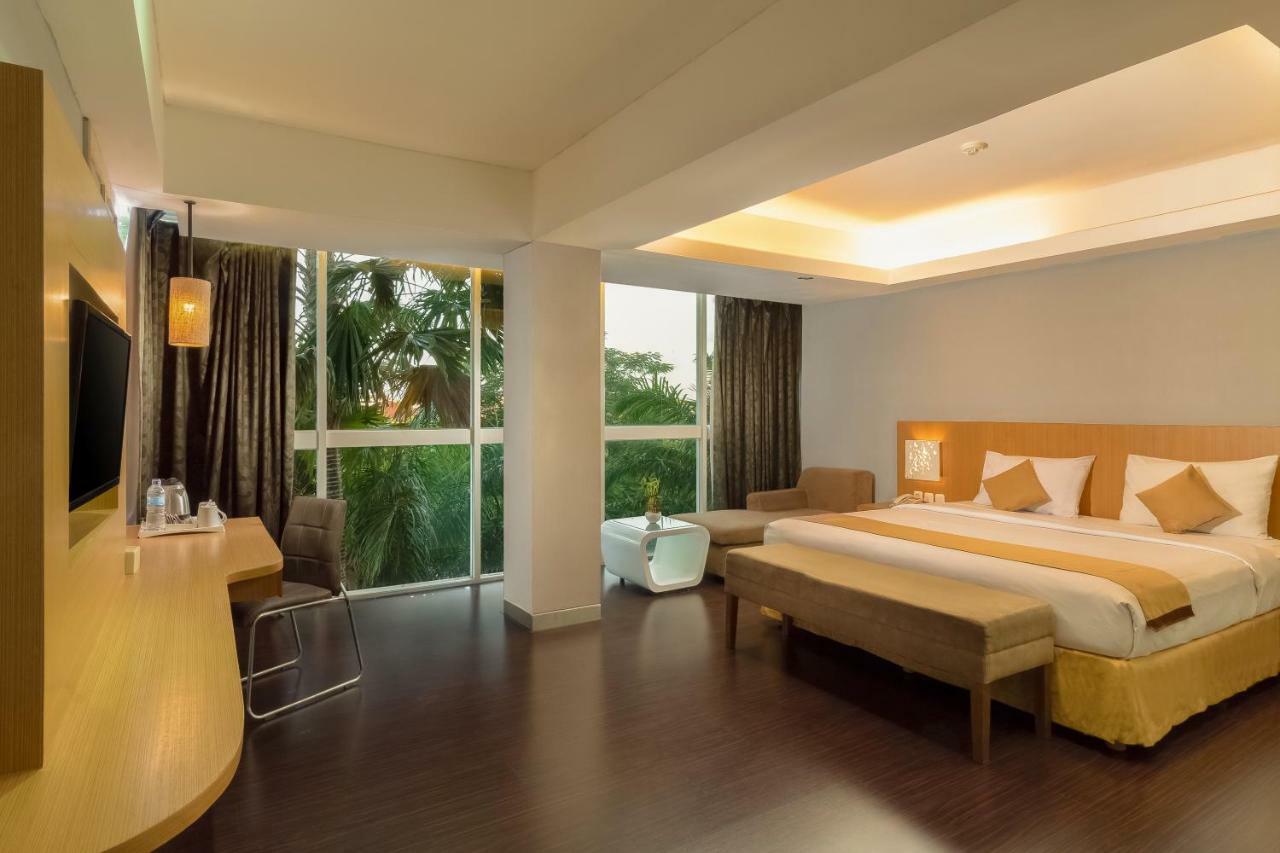 Kyriad Royal Seminyak Kültér fotó