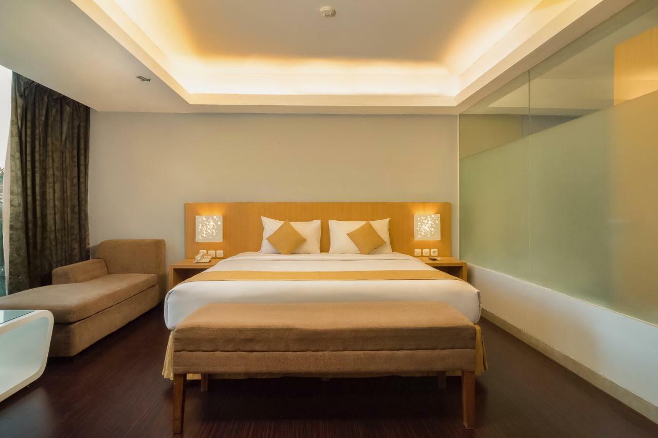 Kyriad Royal Seminyak Kültér fotó